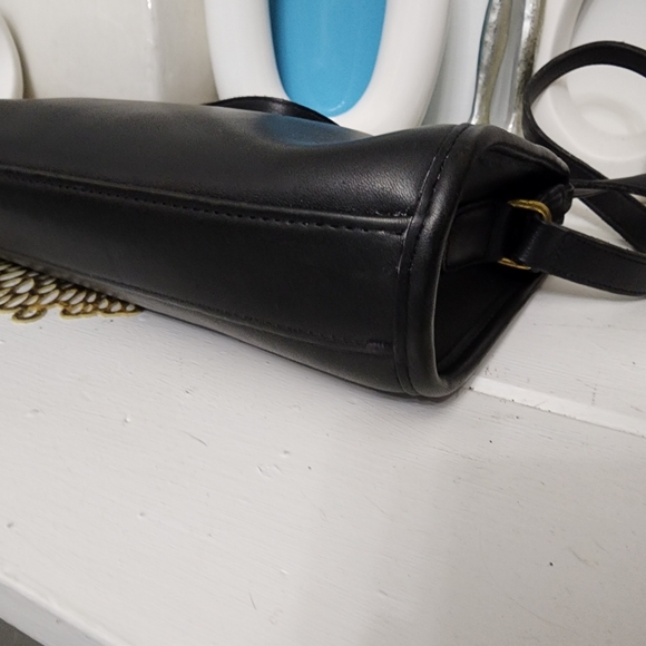 Vintage Coach Taylor Bag 9944 - Picture 2 of 15